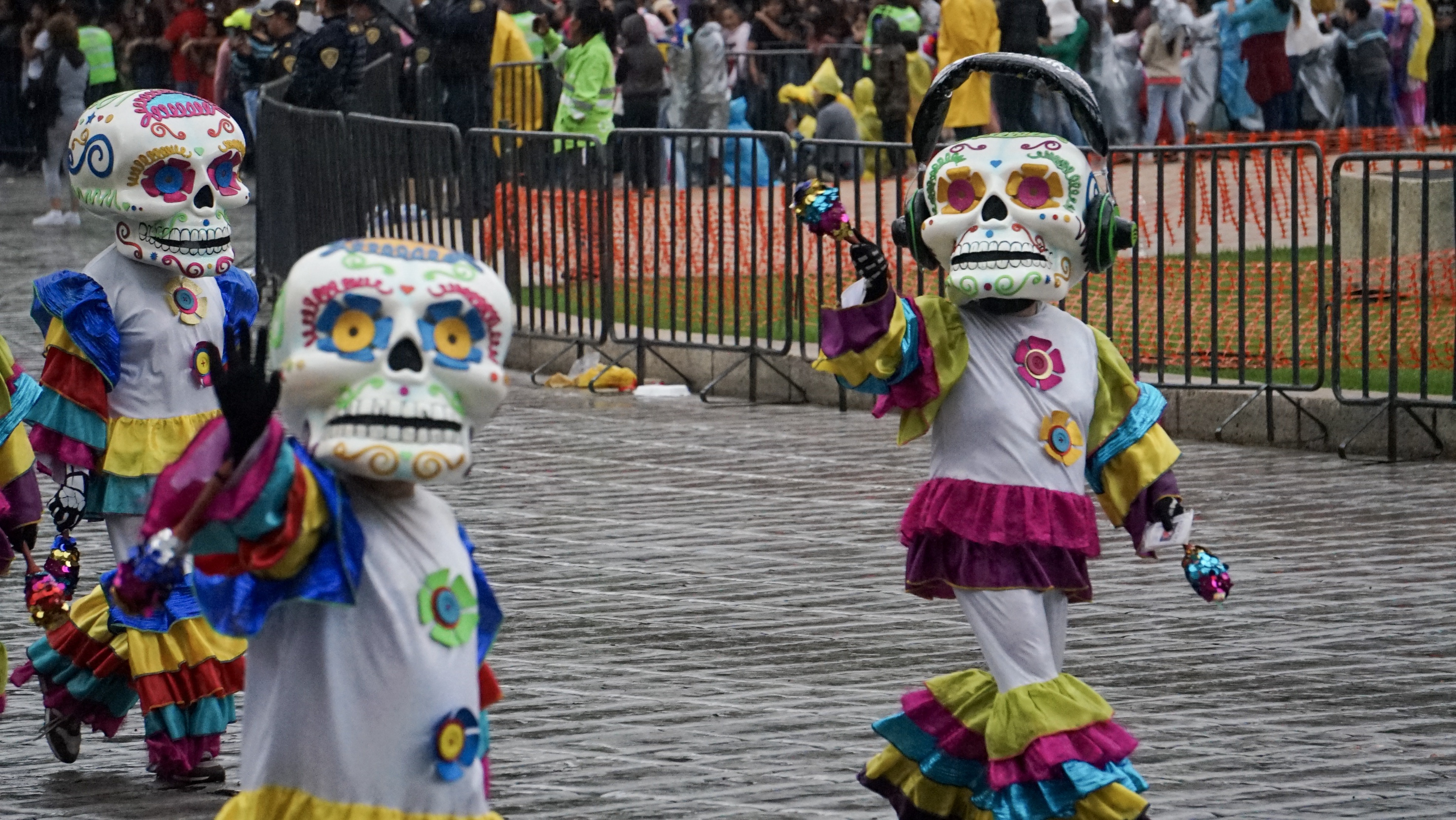Algunos participantes emularon a las tradicionales calaveras de azúcar