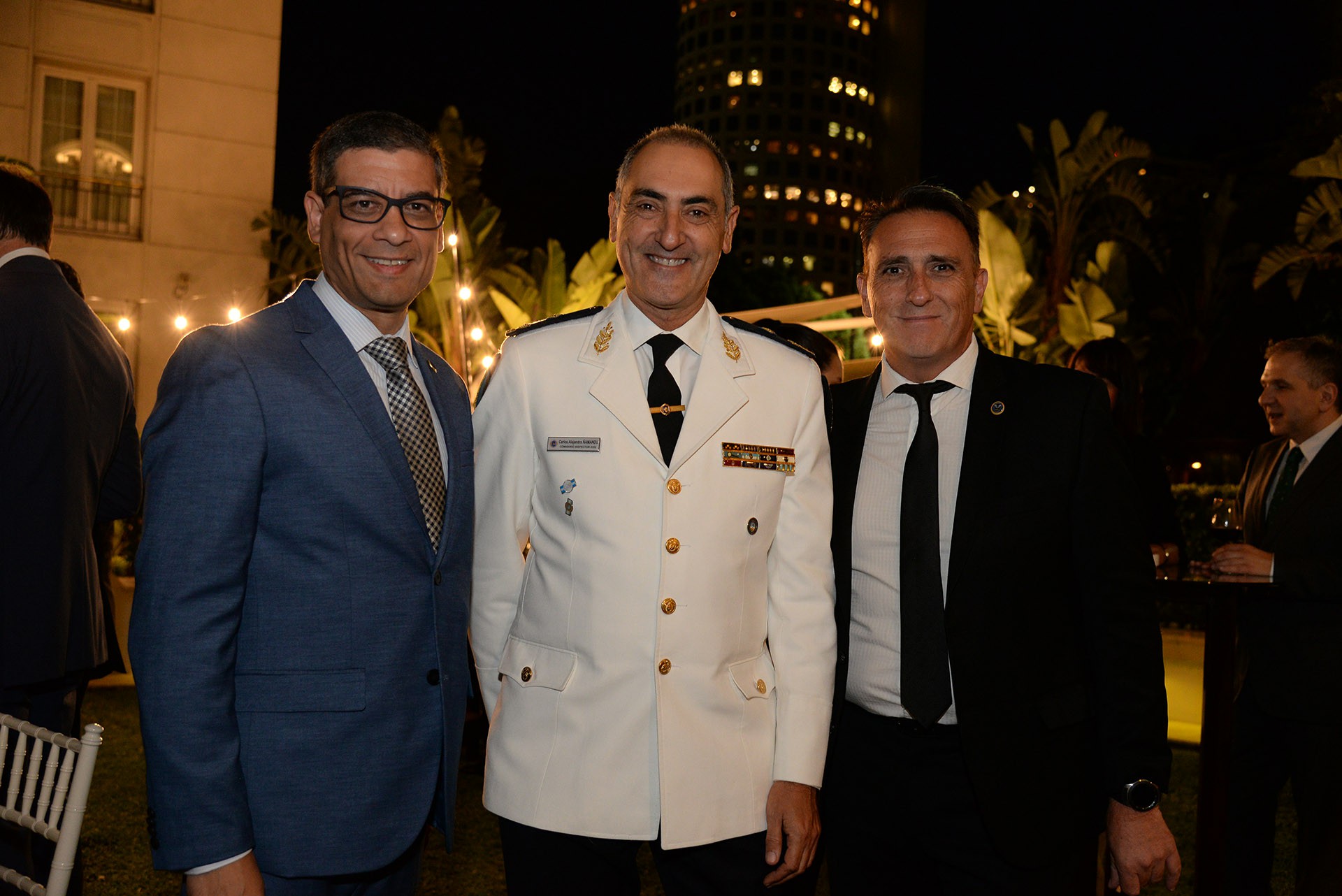 El comisario Dario Godoy, Jefe de la División Custodias Estratégicas; el comisario mayor Alejandro Ñamandú, director general de Seguridad; y el comisario Roberto Tessitore, jefe del Departamento de Custodia de Personas y Objetivos Estratégicos