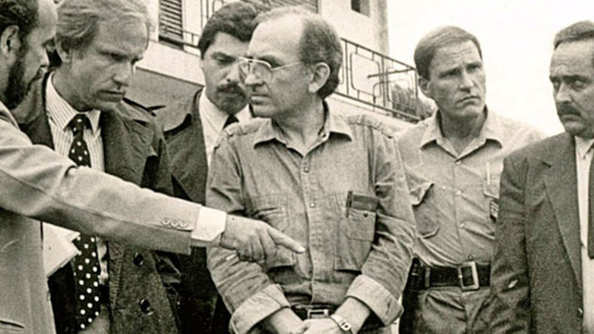 En 1988, salió sorteado como defensor oficial de uno de los integrantes de la familia Puccio, responsables del secuestro y asesinato de tres personas. Era conjuez del Juzgado Federal de San Isidro, que estaba a cargo de Alberto Piotto. Estuvo muy poco tiempo en ese rol.