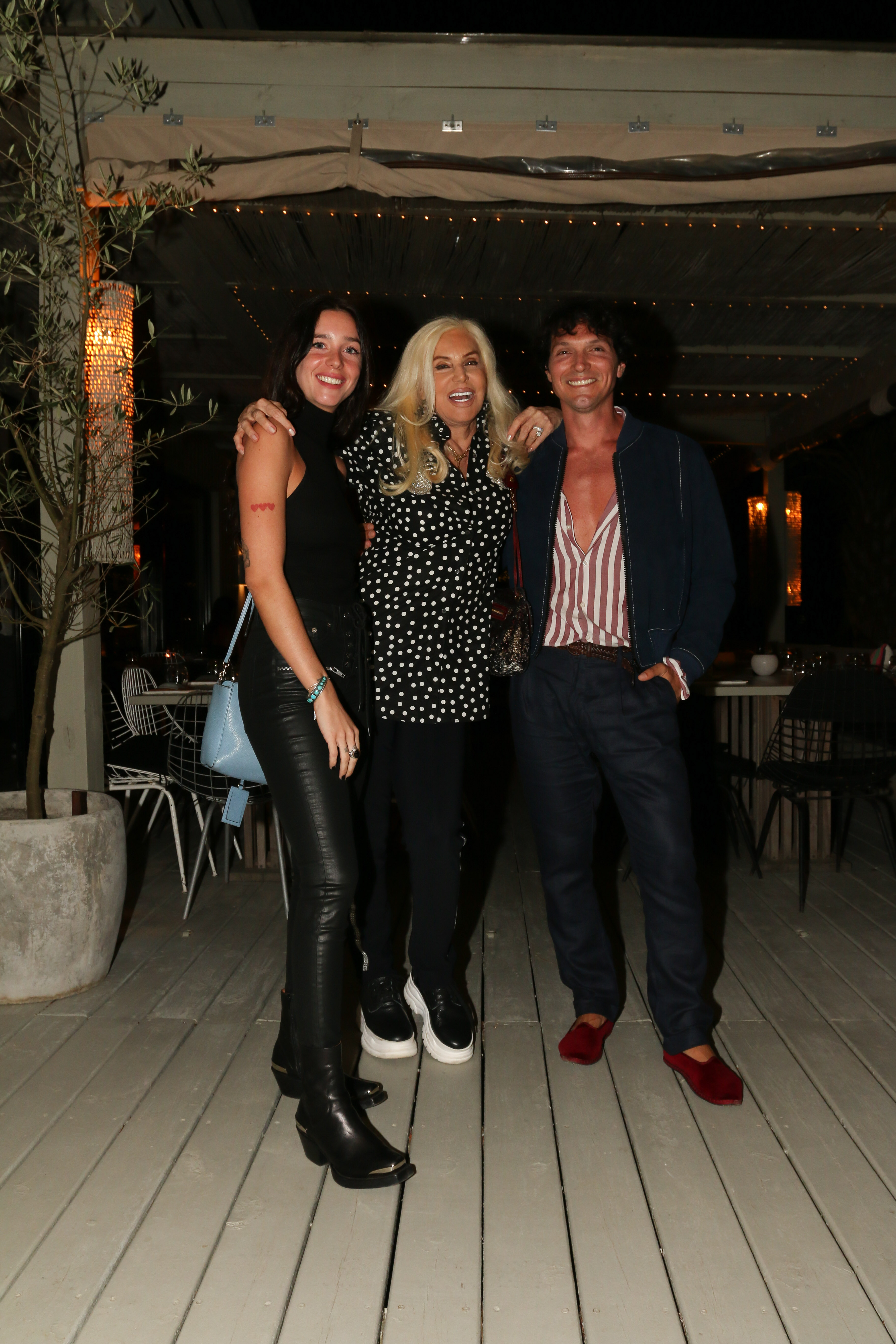 Lucía Celasco, Susana y Facundo Garayalde; la diva pasó Nochebuena en La Mary con sus nietos; también recibirá Año Nuevo allí, aunque con la visita de sus amigos más cercanos, como Teté Coustarot; luego, como es su costumbre, viajará a Miami