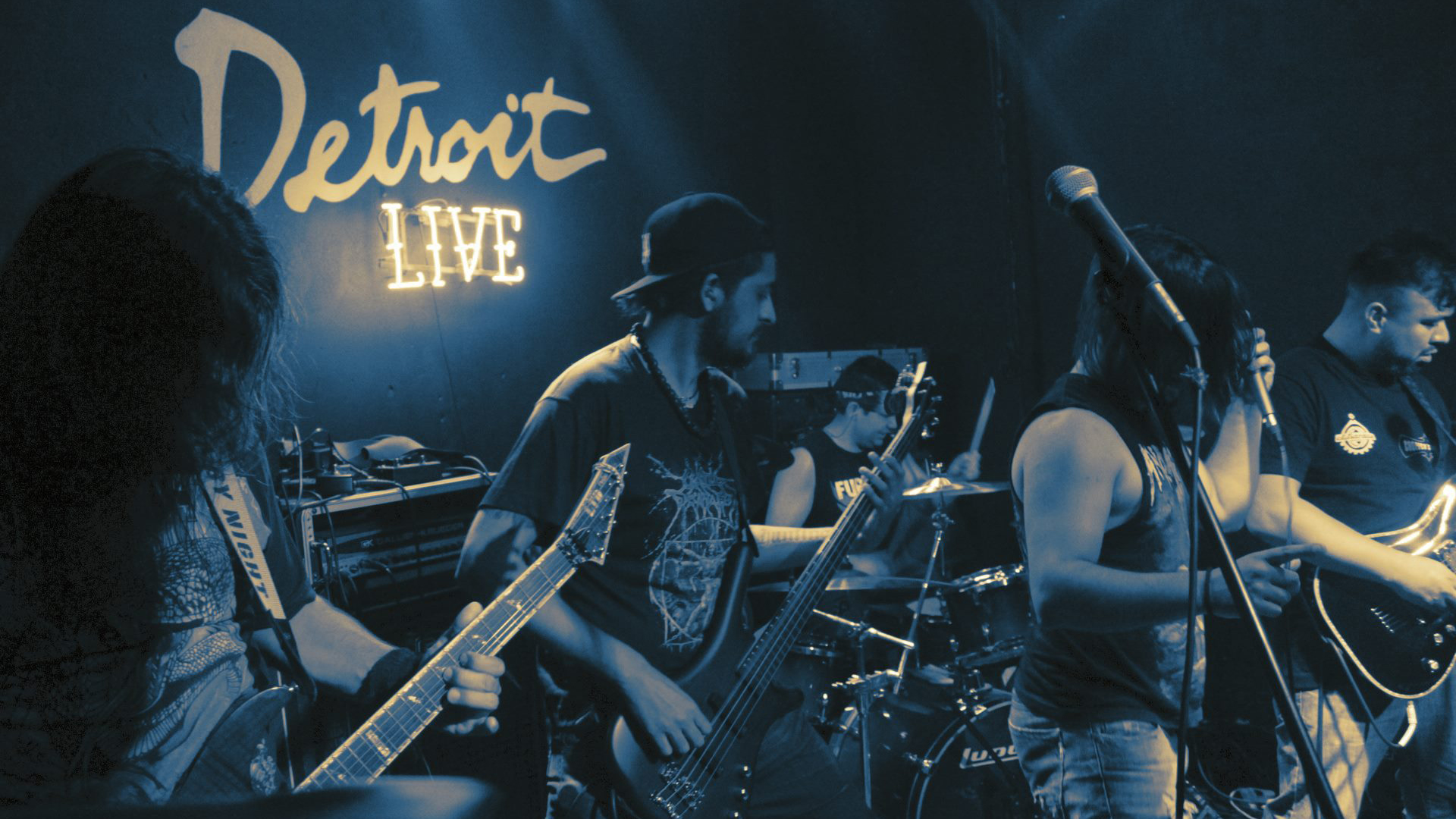 Chávez Torrez tocaba en una banda de metal