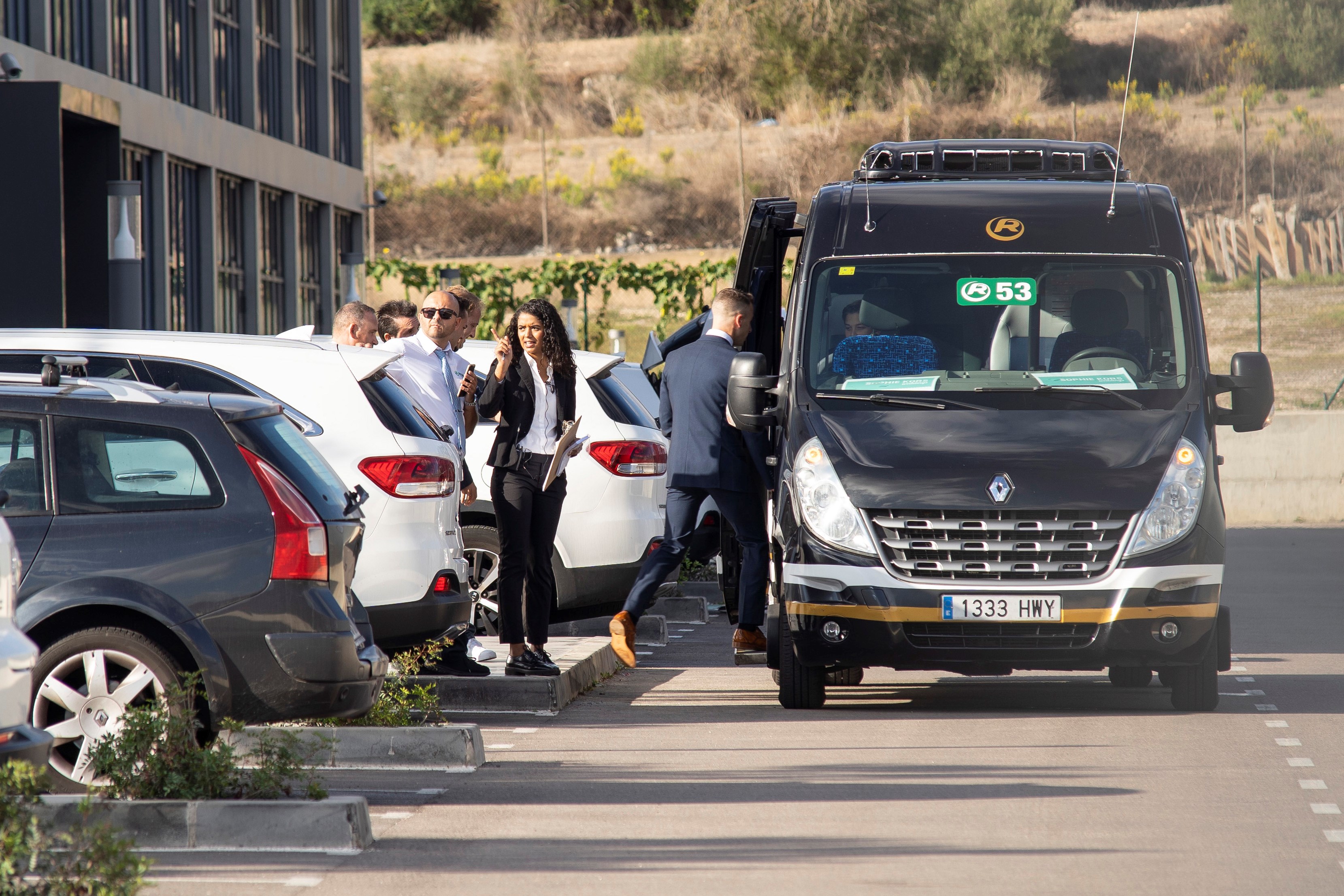 Los invitados a la boda de Rafa Nadal y Mery Perelló en la Academia de Rafa Nadal, en Manacor. EFE/ Ezequiel Ivan Espinar Riutort