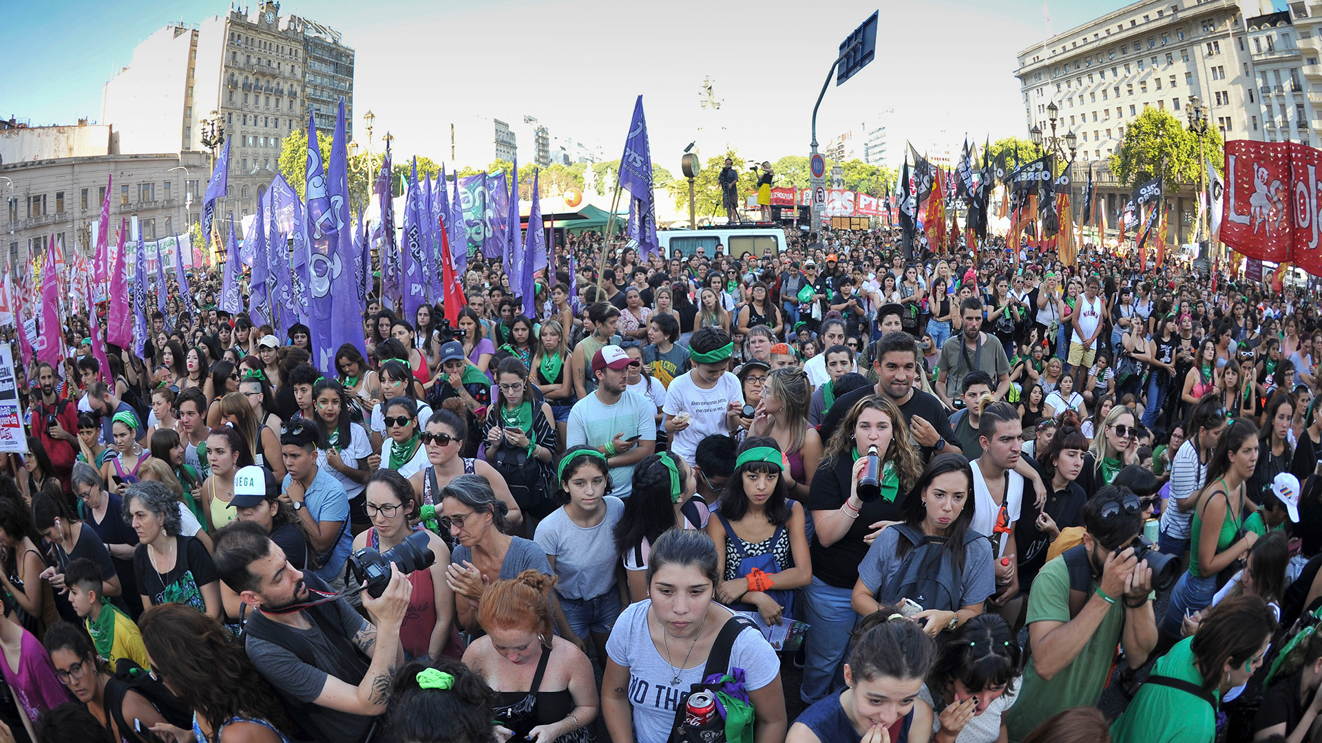 De la marcha formaron parte mujeres de todas las edades