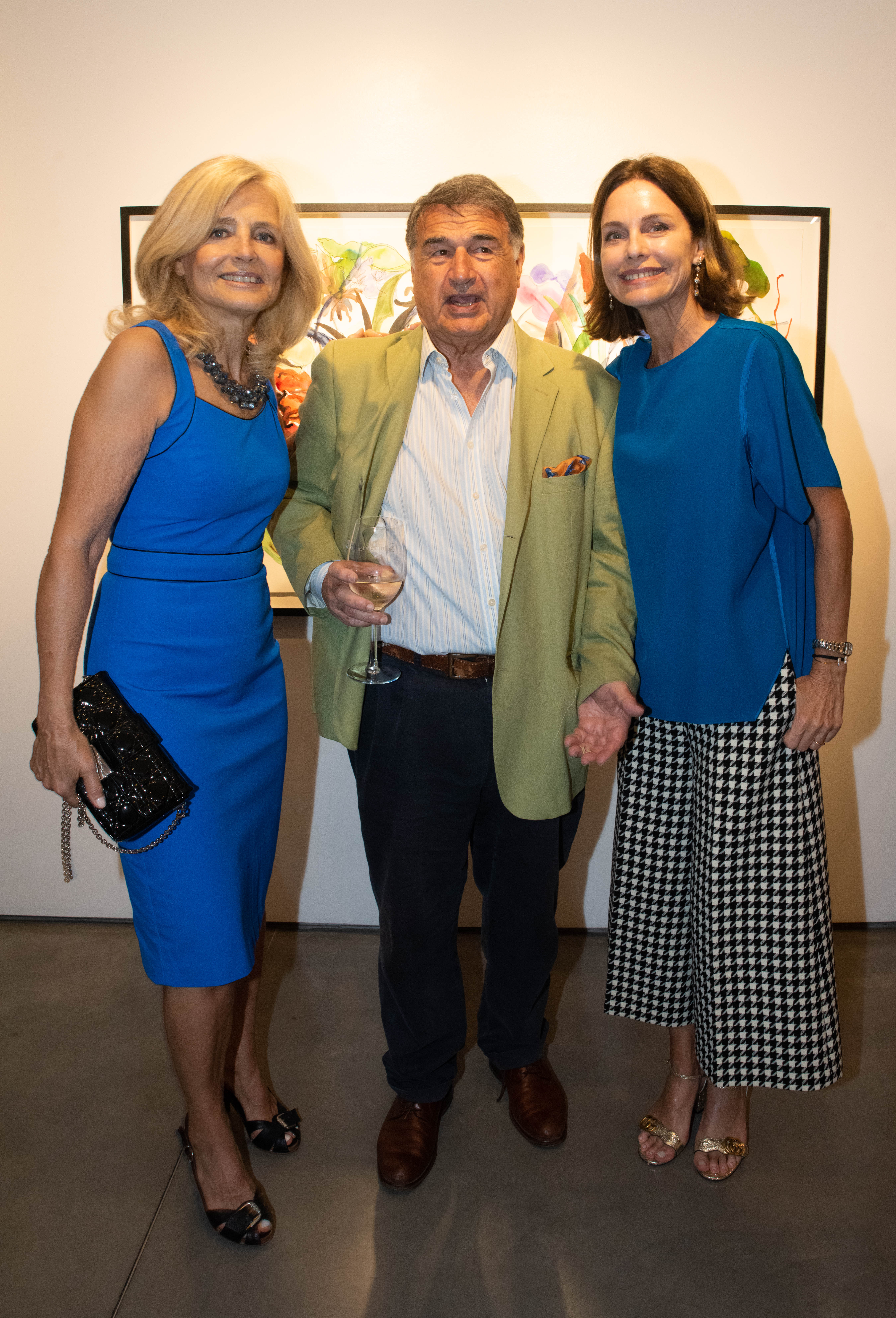 Cecilia Zuberbuhler y Flavia Martini junto a Jorge Vartparonian