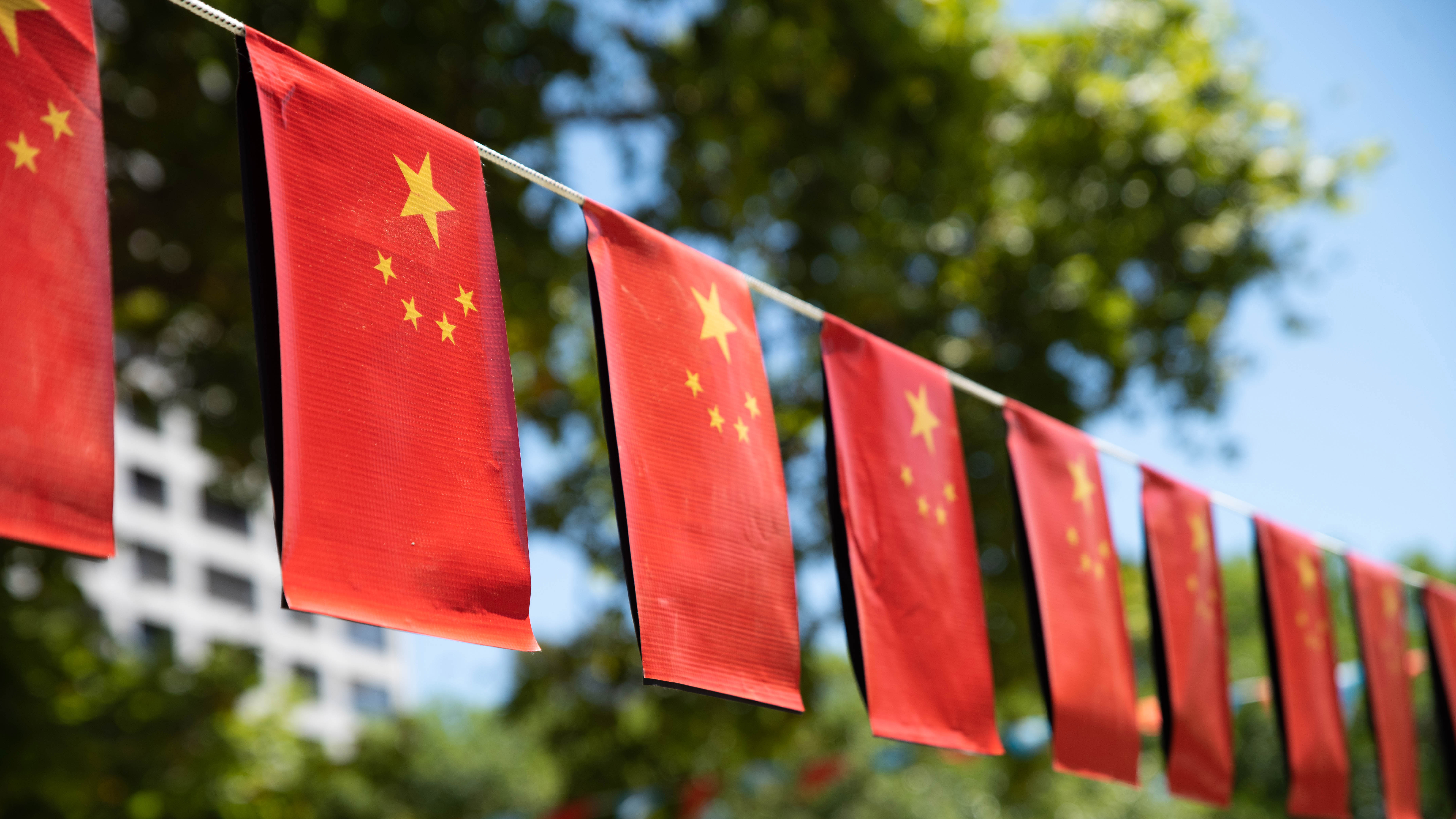La plaza también fue decorada con banderas chinas. (Fotos: Franco Fafasuli)