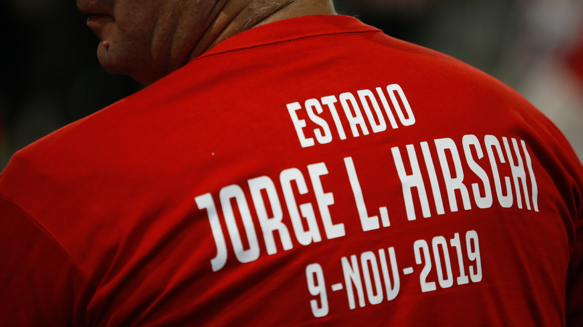 Una remera que marca el regreso de Estudiantes a su histórico estadio en 1 y 57 (Nicolás Aboaf)