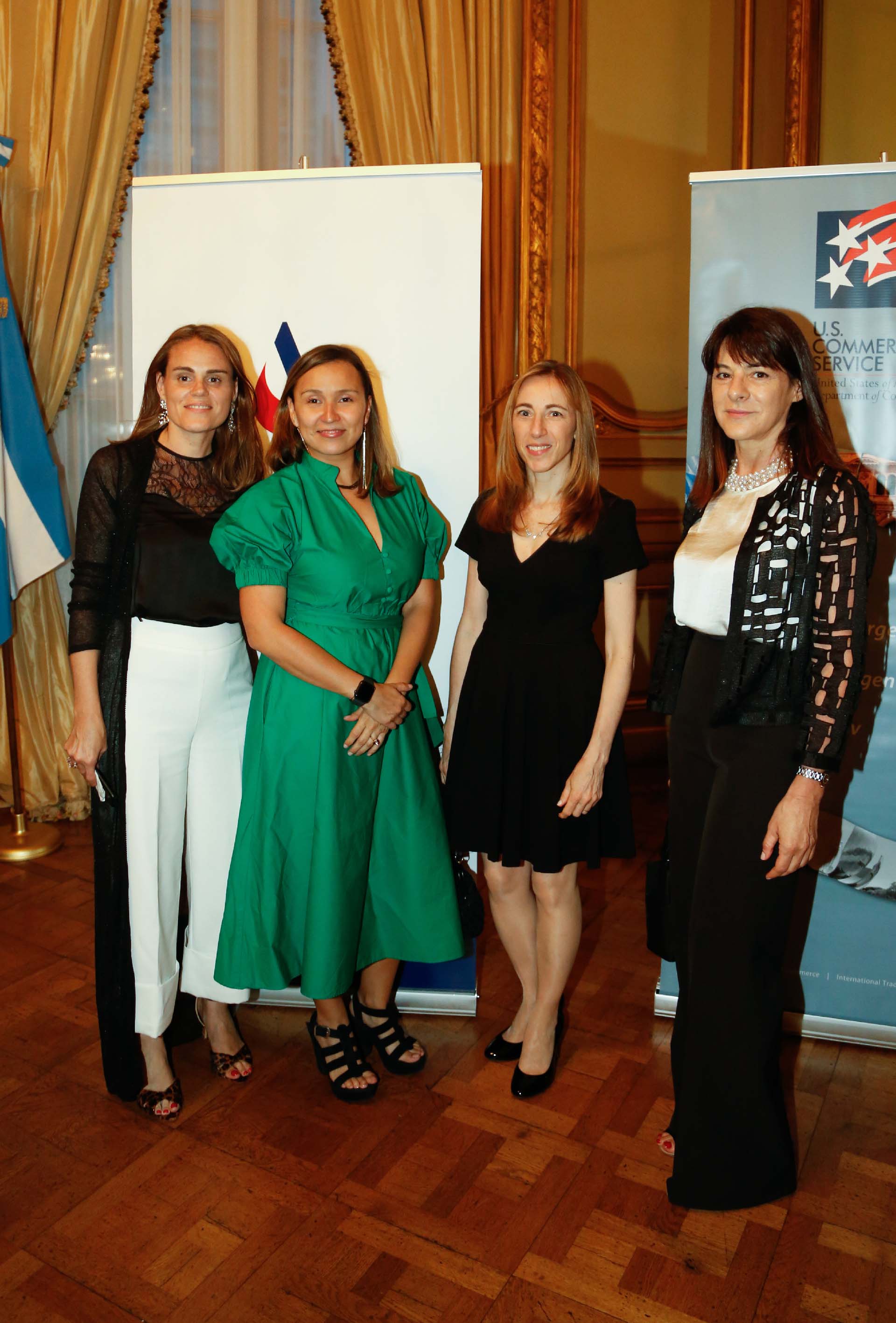 Daniela Martin, directora de Gestión de AmCham; Andrea Peña Niño, account manager de United Airlines Argentina; Paula Altavilla, directora para la Región Sur en Whirlpool Latin America, y Dora Sassoni, directora no ejecutiva de Fondomonte South America - Grupo Almarai