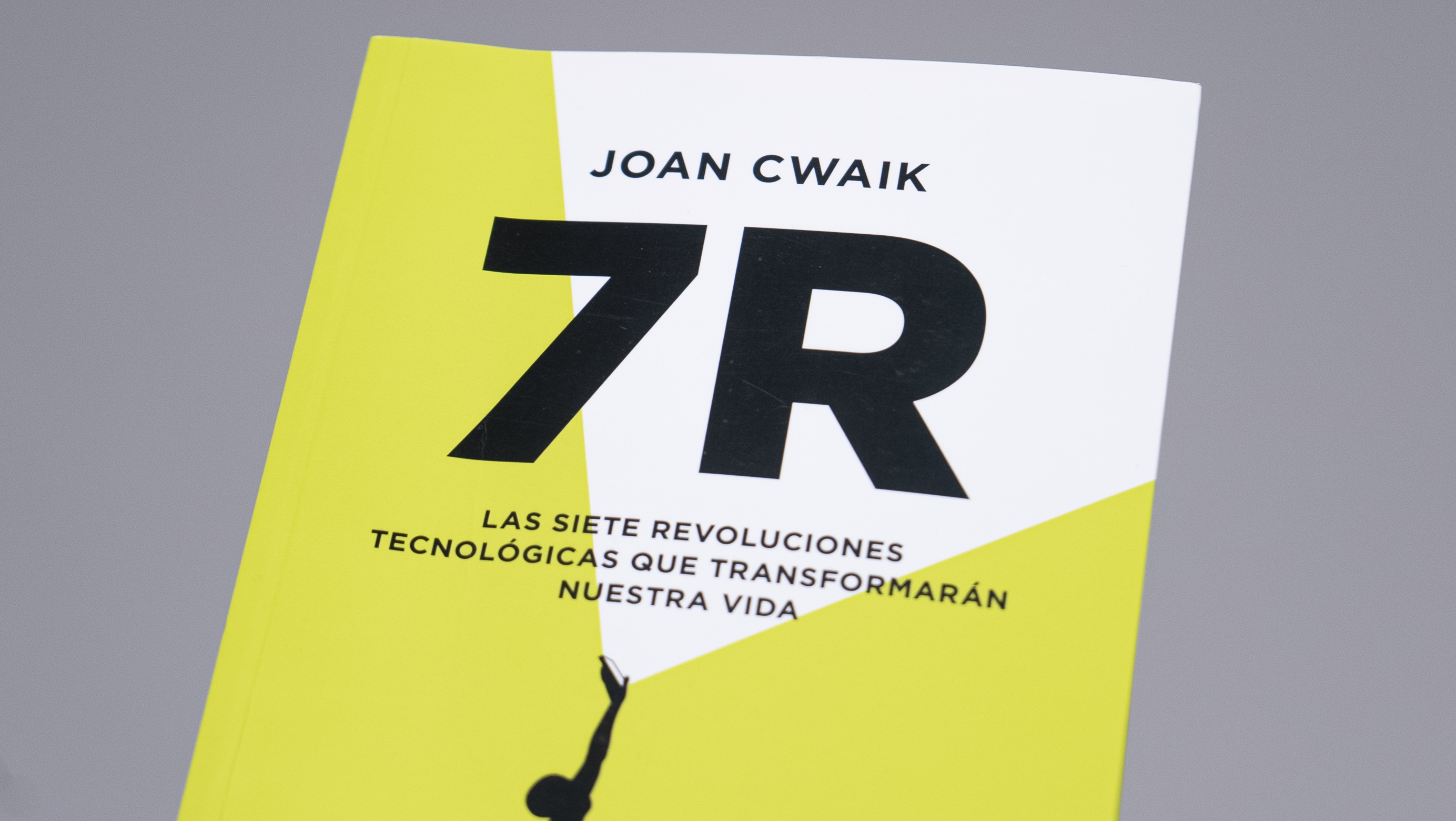 "Las siete revoluciones tecnológicas", el primer libro de Joan Cwaik (Crédito: Santiago Saferstein)