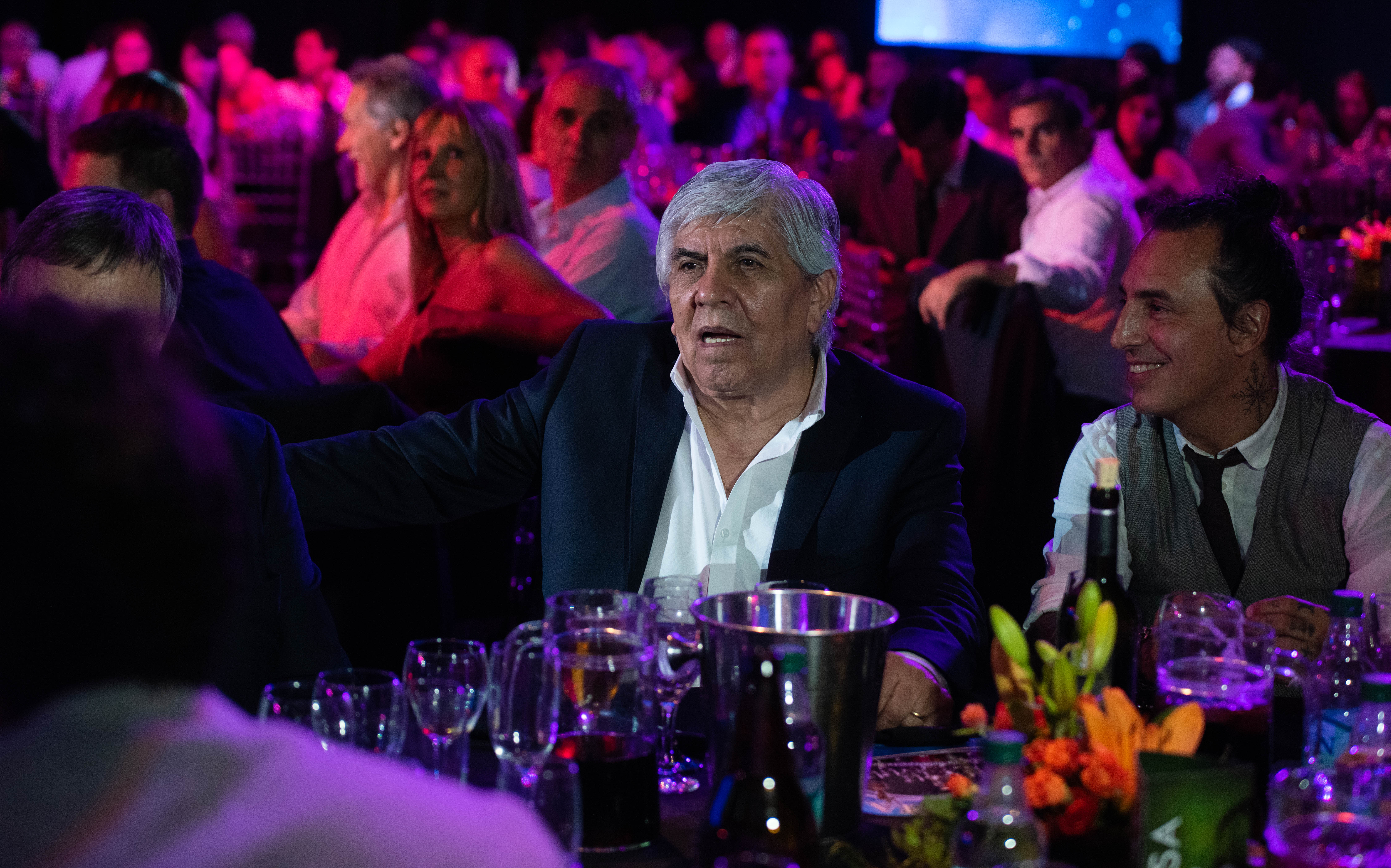 Hugo Moyano, líder de Camioneros y presidente de Independiente, no se perdió la velada.