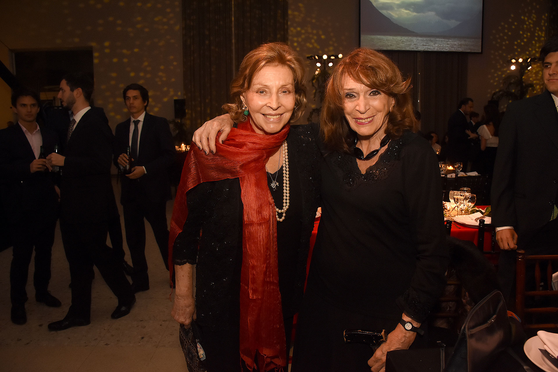 Mercedes Von Dietrichstein de Zemborain y Magdalena Ruíz Guiñazú