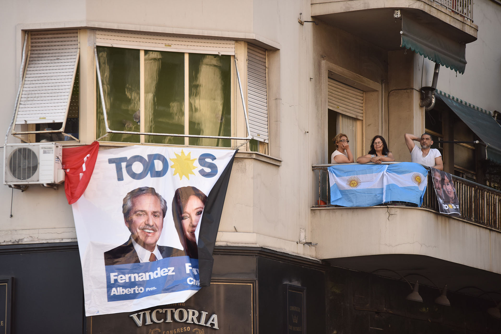 Santiago Cafiero fue designado como Jefe de Gabinete; Luis Basterra en Agricultura, ganadería y pesca; Matías Lammens en Turismo y Deportes; Agustín Rossi en Defensa; Tristán Bauer en Cultura; Marcela Losardo en Justicia; Martín Guzmán en Economía; Felipe Solá en Relaciones Exteriores y Culto; María Eugenia Bielsa en Desarrollo Territorial y Hábitat