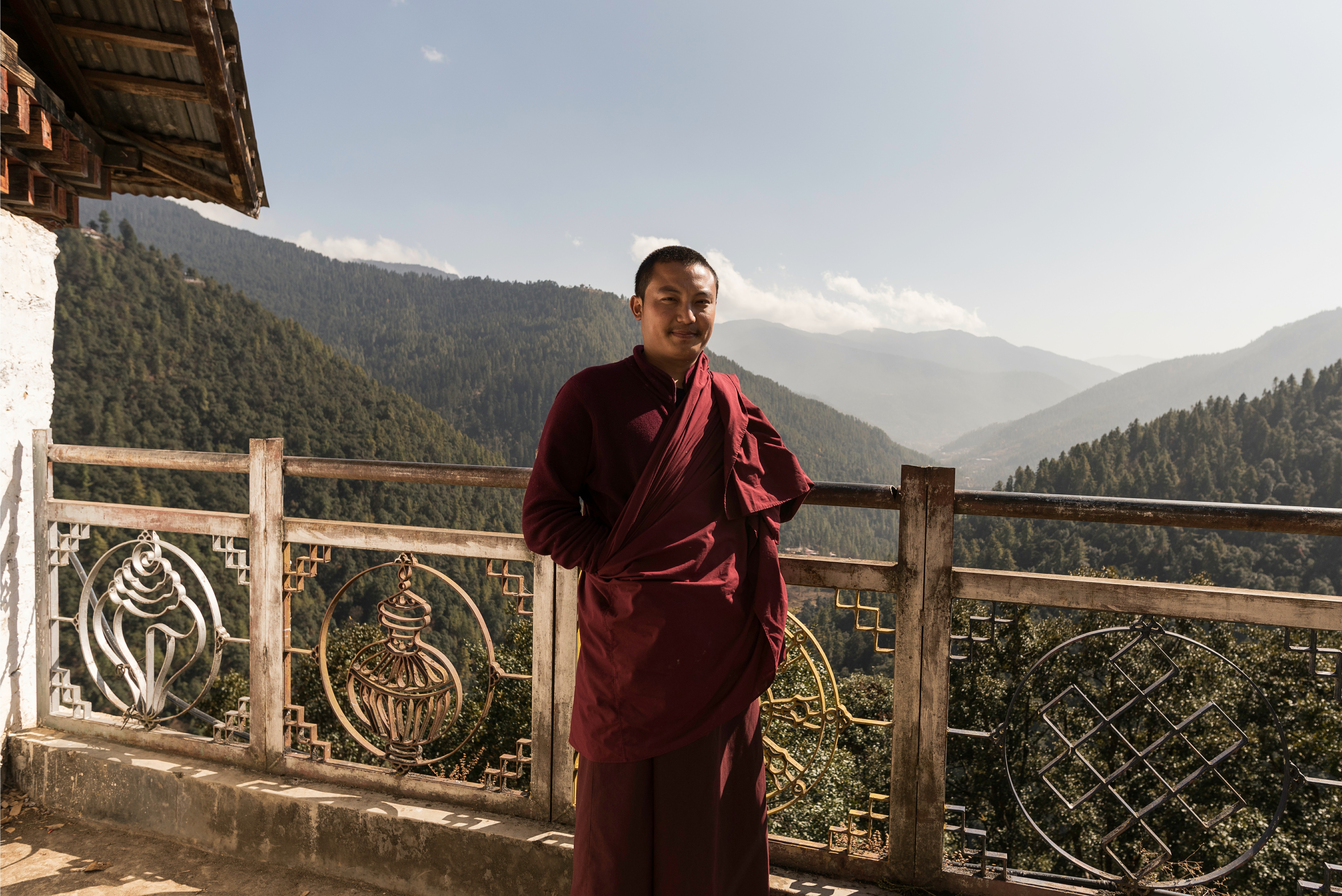 Desde el monasterio de Cheri, un monje transmite a través de su mirada su paz y armonía interior