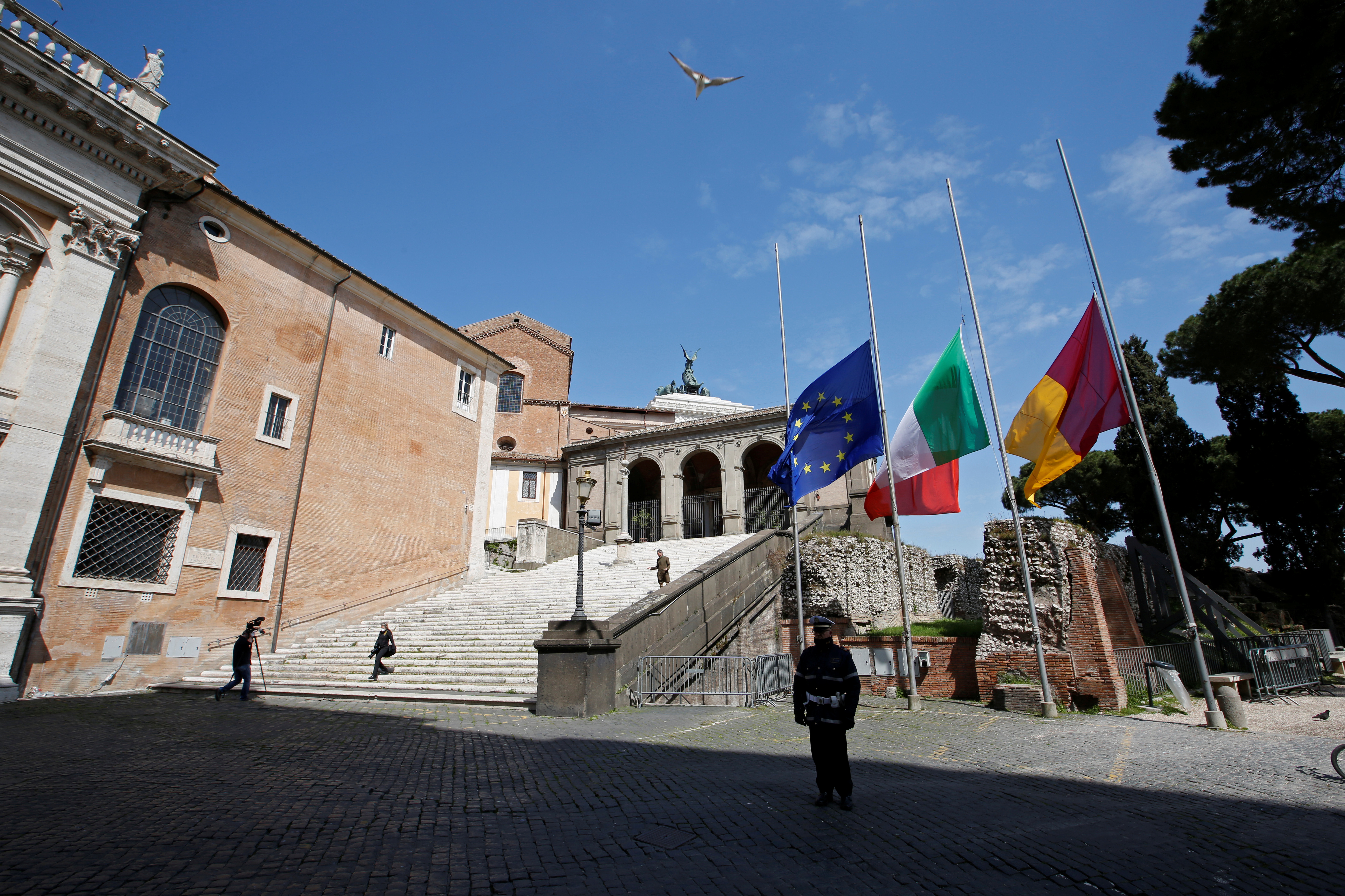 El homenaje en la plaza del Campidoglio en Rome (REUTERS/Remo Casilli)