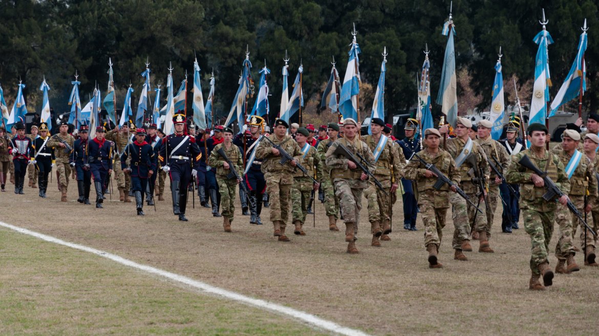 Desfile militar del 9 de julio en Tucumán