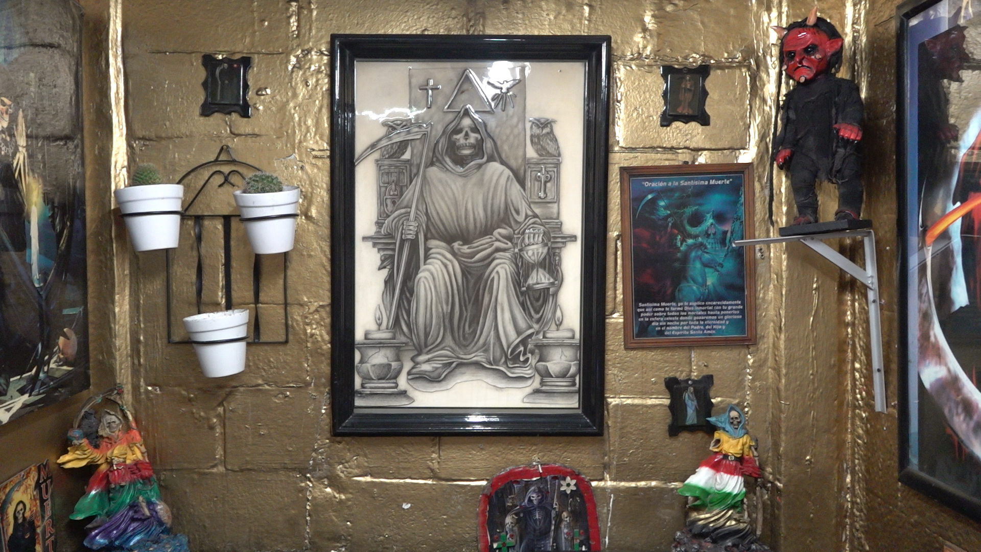 Introducir 35+ imagen que dia se le festeja ala santa muerte Giaoduchtn.edu.vn