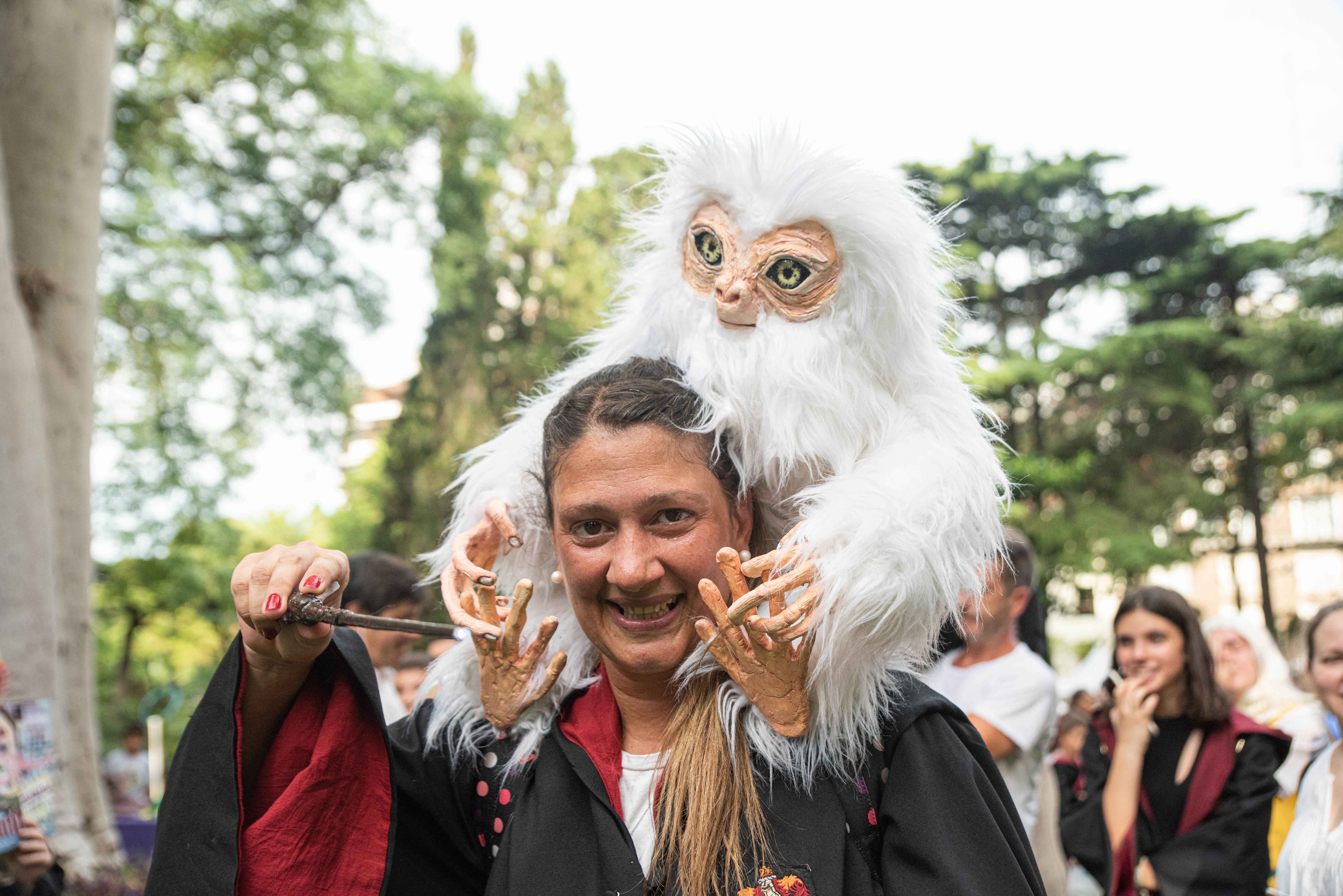Además de la saga de Harry Potter muchos fanáticos eligieron también ir disfrazados como personajes de la nueva saga de JK Rowling: