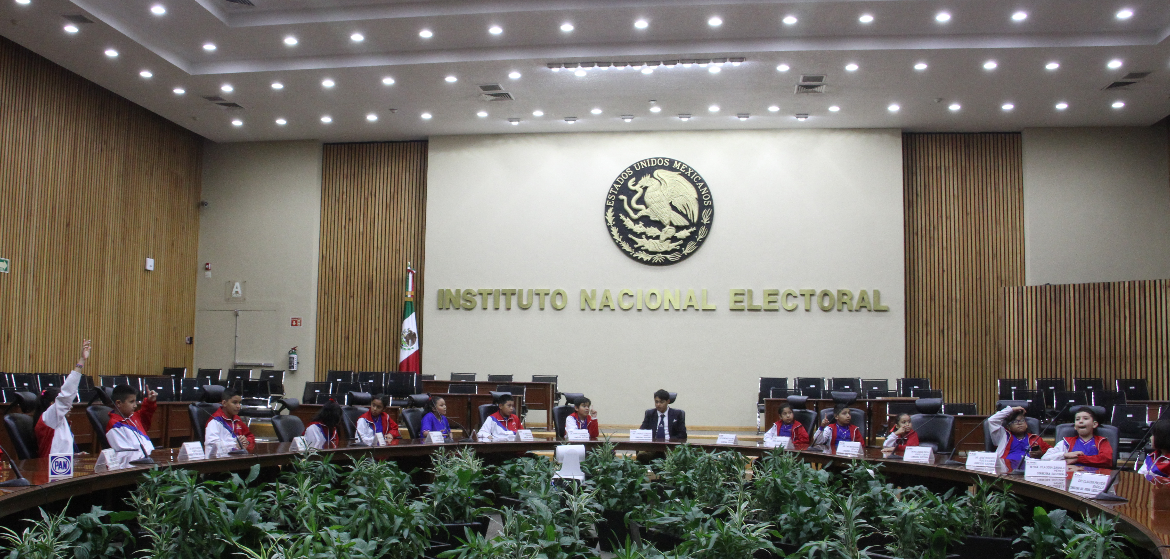 El instituto determinó esto al recibir una queja por parte del PAN y PRD
(Foto: Rogelio Morales / Cuartoscuro)